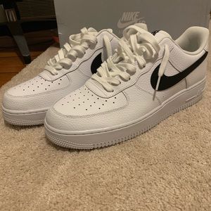 Air Force 1 white/black size 13